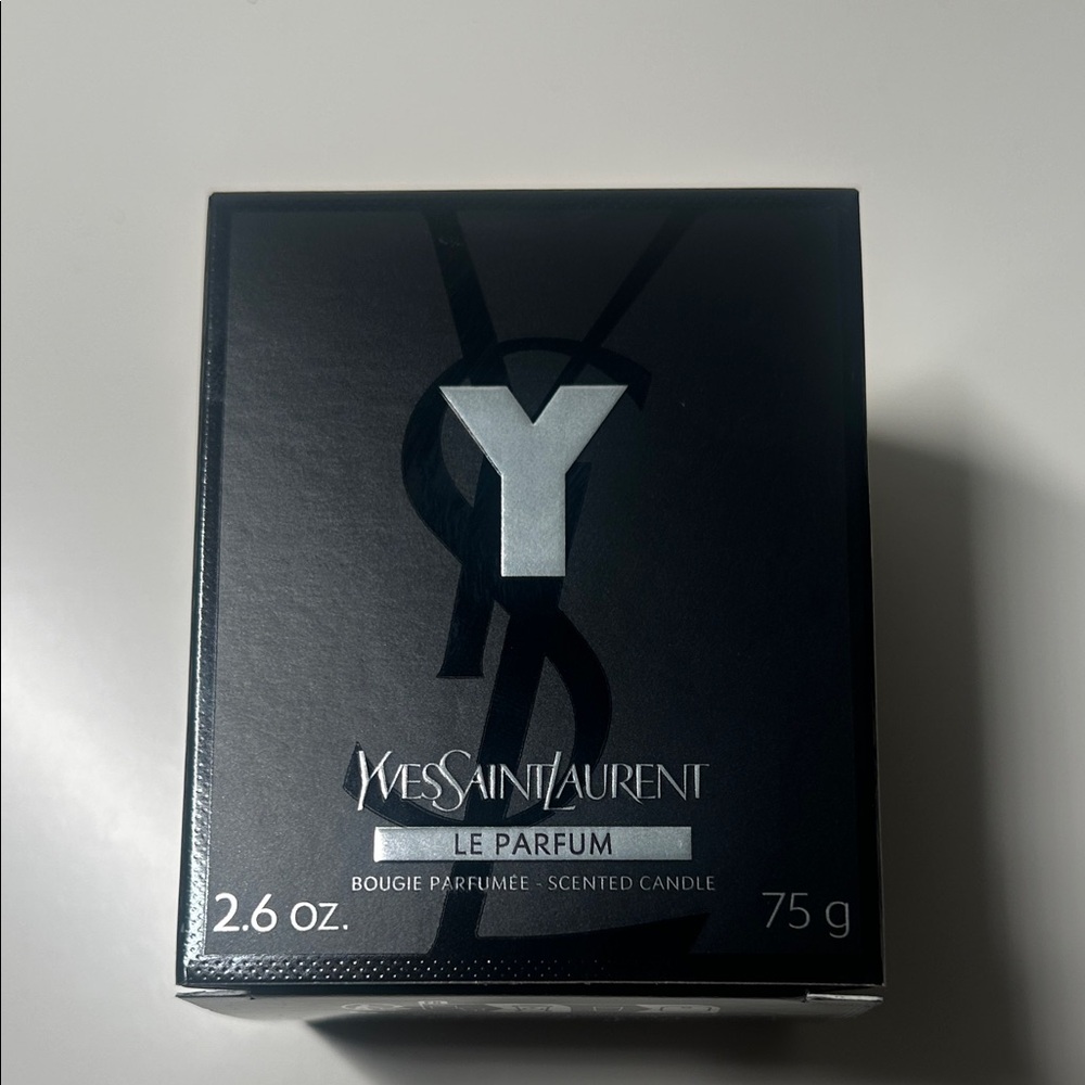 Yves Saint Laurent Le Parfum Candle in Black